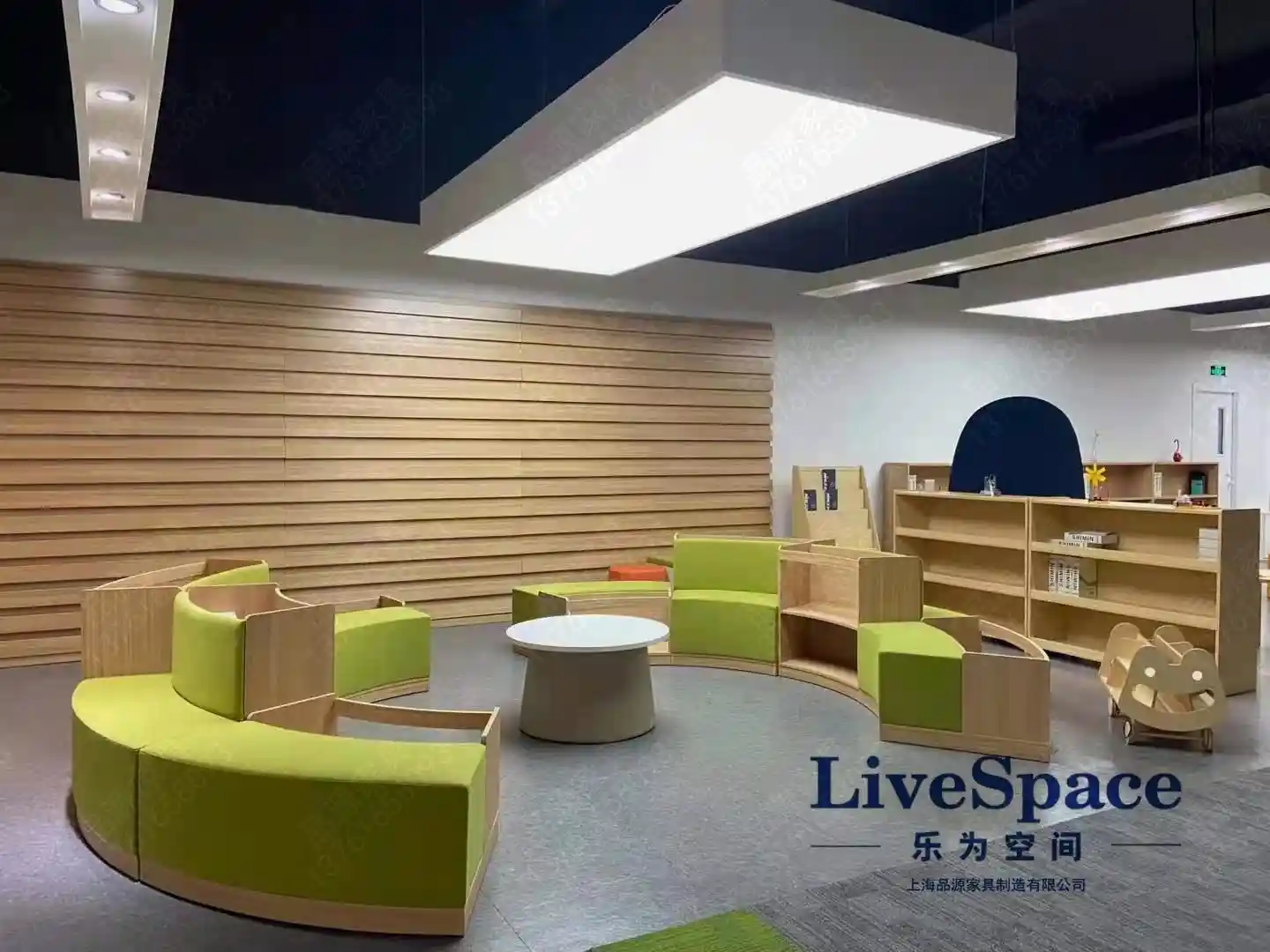 定制洞泾镇学校图书馆文化沙龙区桌椅：专业打造